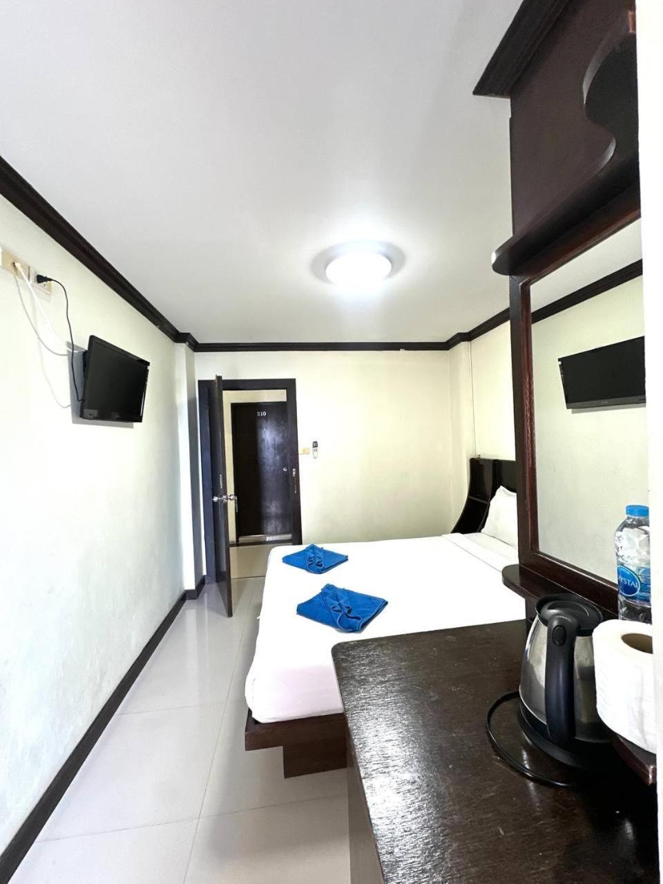 Hotel Blueskyhouse Patong Esterno foto