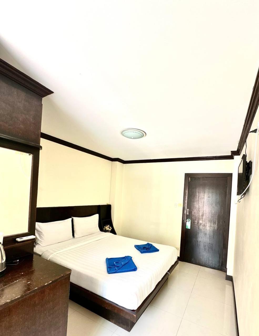 Hotel Blueskyhouse Patong Esterno foto