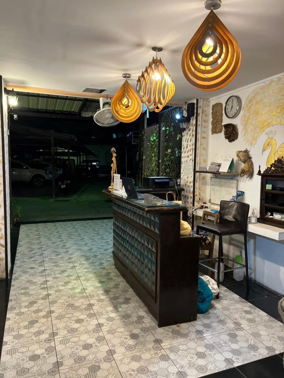 Hotel Blueskyhouse Patong Esterno foto