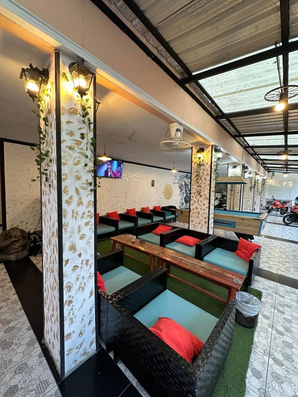 Hotel Blueskyhouse Patong Esterno foto