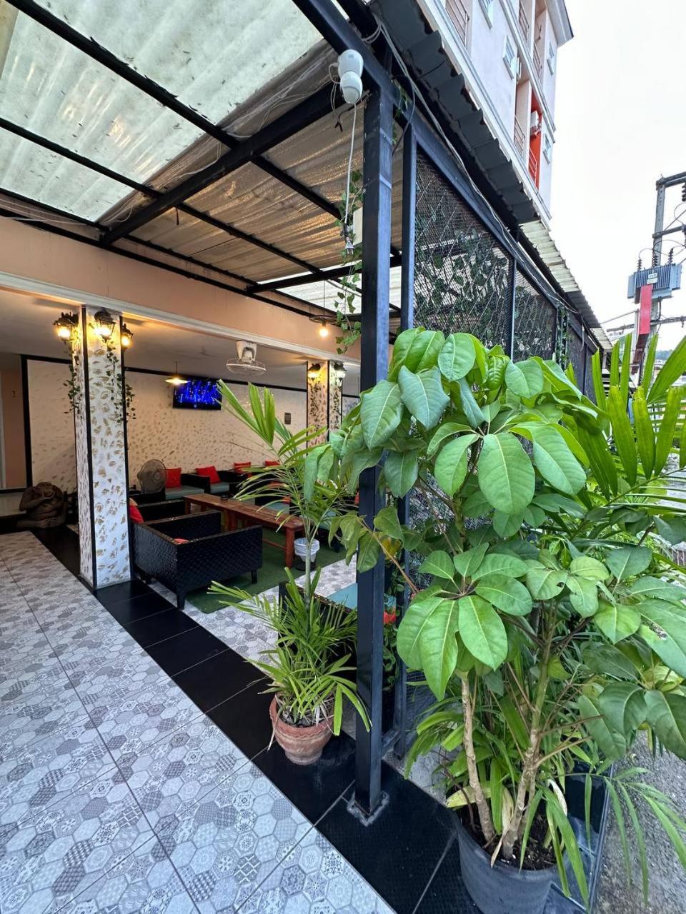 Hotel Blueskyhouse Patong Esterno foto
