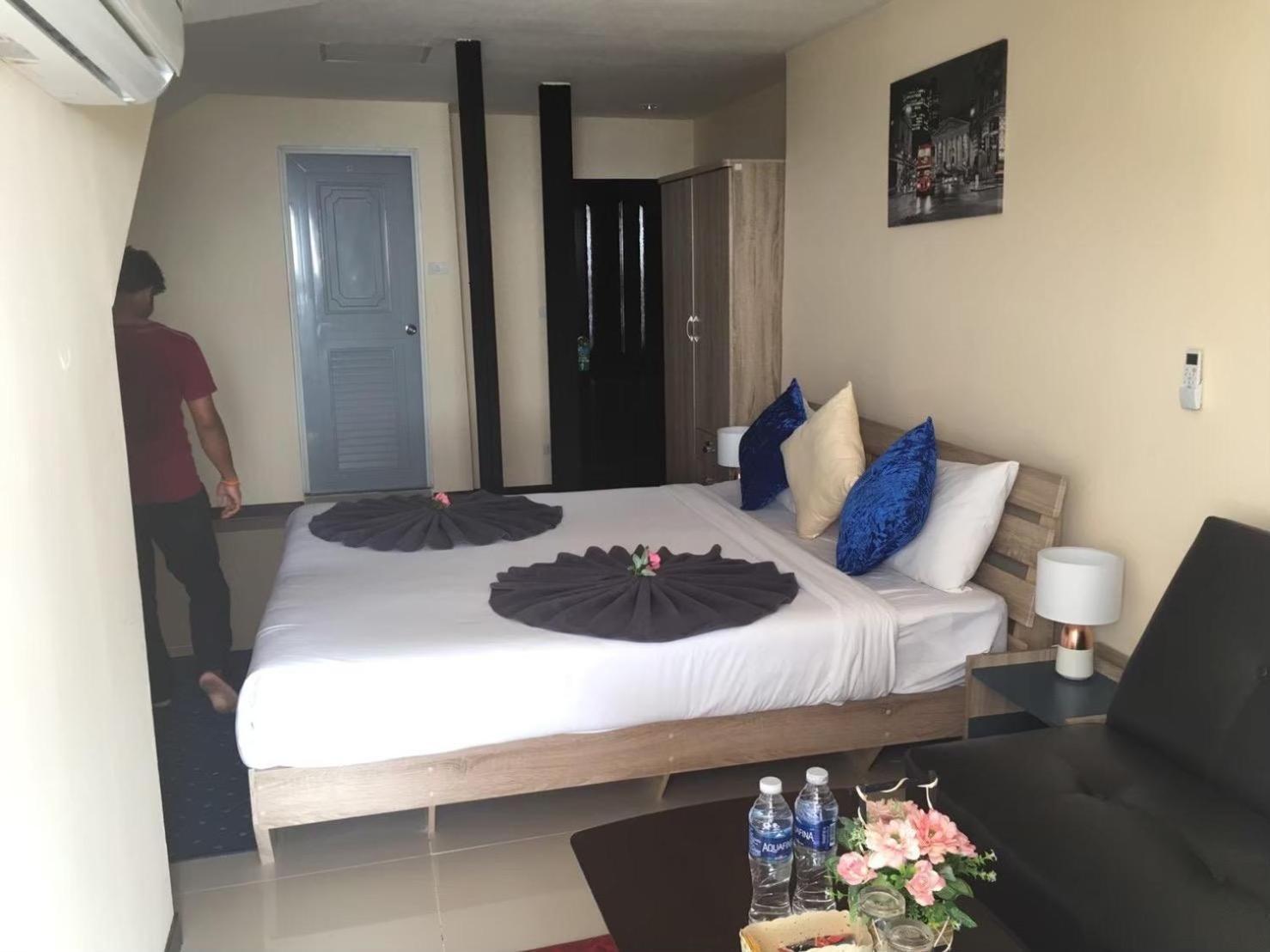 Hotel Blueskyhouse Patong Esterno foto