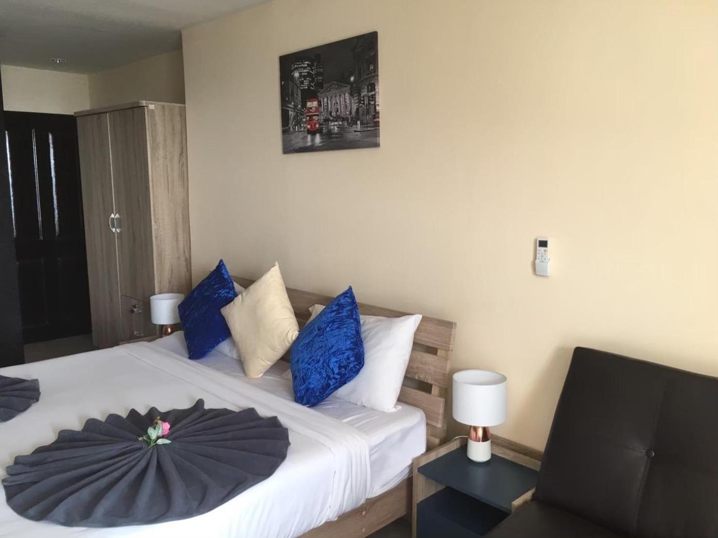 Hotel Blueskyhouse Patong Esterno foto
